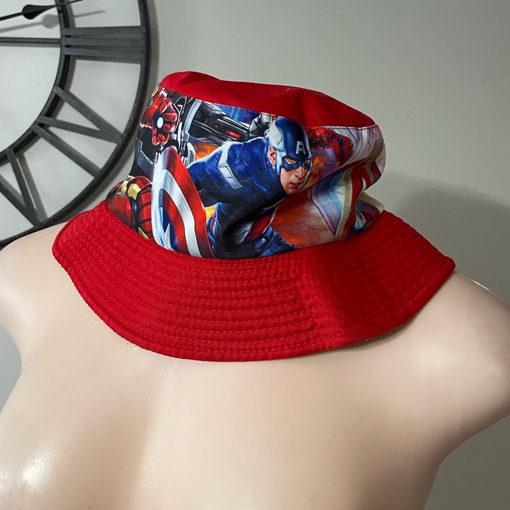 Marvel Avengers reversible bucket hat featuring Captain America superheroes cap